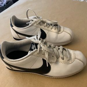 Nike Cortez women’s 7.5